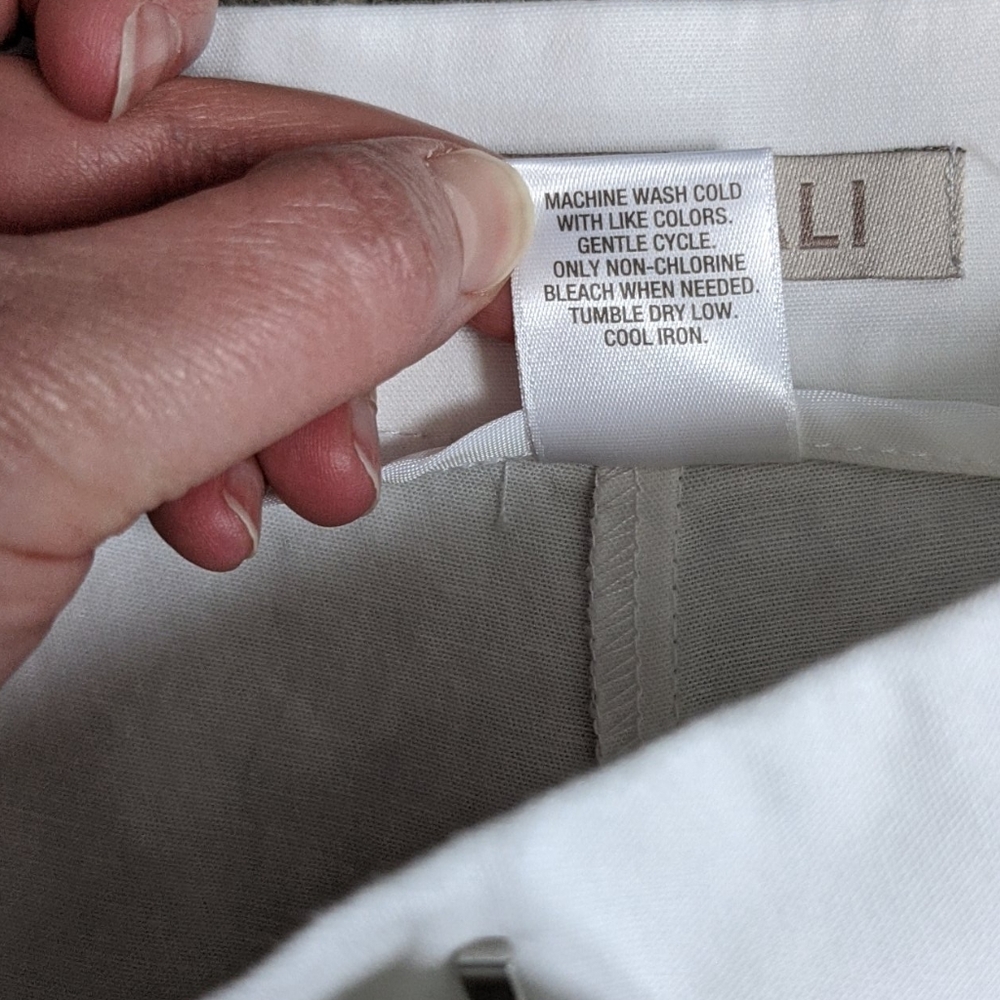 4 for $20🌷 Clearance! Roz & Ali Capri Pants - Picture 9 of 9